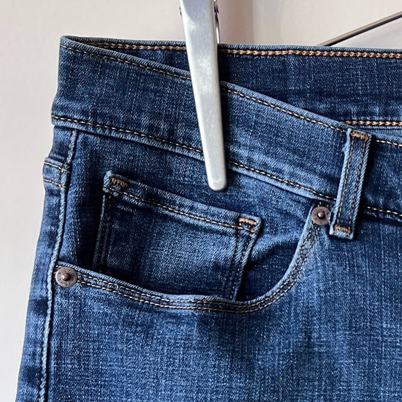 Gently Worn, but Lovingly Cared For, Women's Levi's Classic Bootcut Jeans - Picture 7 of 15